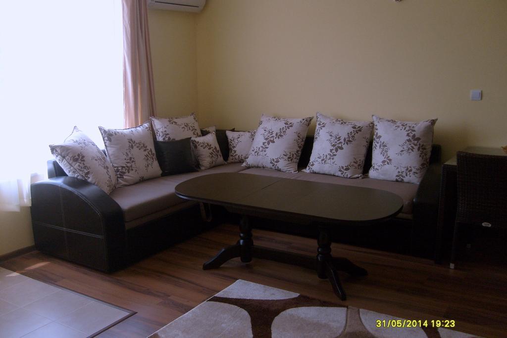 Guest Rooms Mihaylovi Pavel Banya Chambre photo